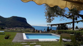 Nido dAmore con piscina e vista Garda